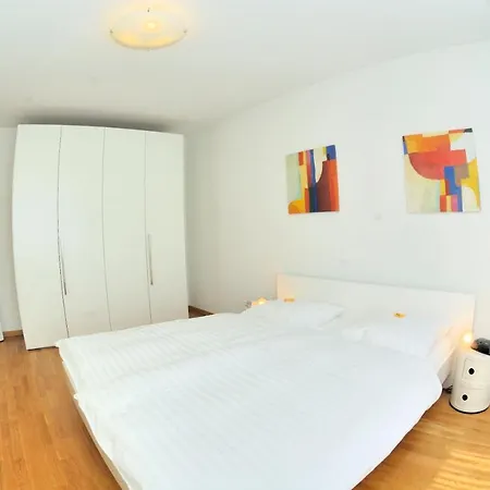 Cozy 1br Near With Balcony - Mill 422 苏黎世