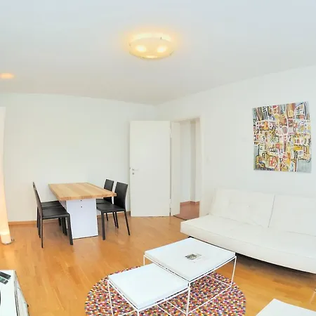 Cozy 1br Near With Balcony - Mill 422 公寓 *