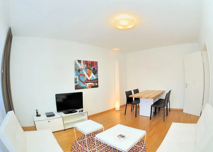 Lejlighed Cozy 1br Near With Balcony - Mill 422